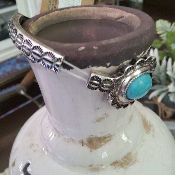 Silver Flower Turquoise Stretchy Bangle Bracelet - Picture 6 of 8